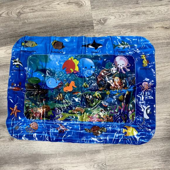 Baby's Inflatable Water Play Mat Ocean Sea Life Tummy Time Toy (27.5x20 in) - Picture 3 of 4